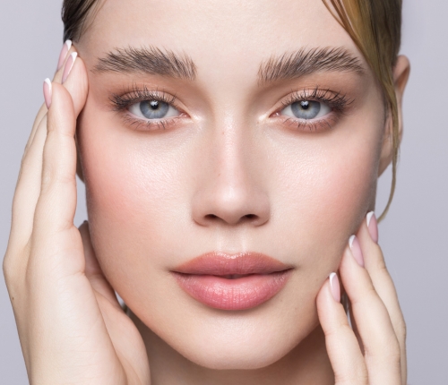 Make-up, sopracciglia e ciglia Essenza Cava de' Tirreni